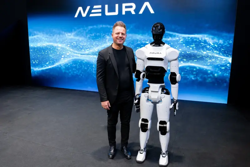 4NE-1 Gen 3 Humanoid Robot and NEURA Robotics CEO David Reger