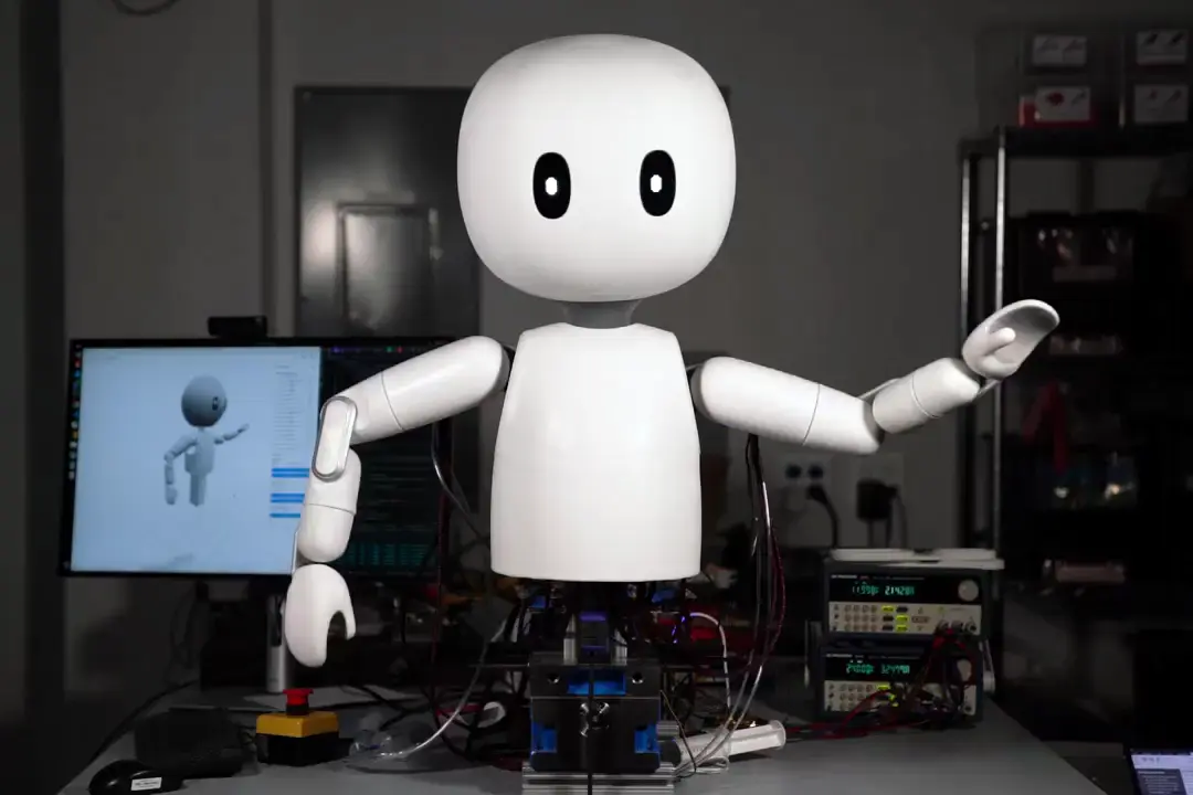 Cartwheel Robotics humanoid robot Yogi dancing