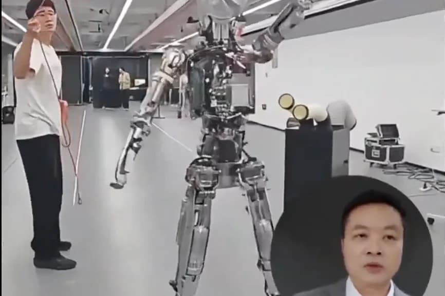Screenshot from a video where He Xiaopeng explains the new Iron robot