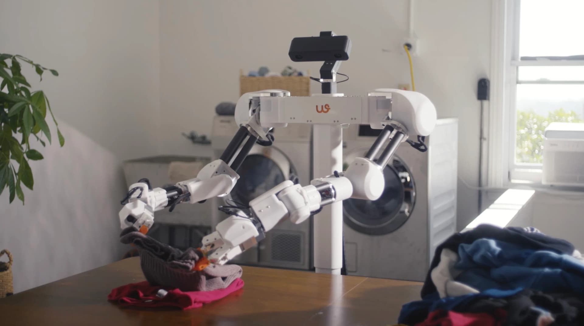 Weave Robotics Launches "Isaac 0": A $9,999 Stationary Bet on the Future of Laundry