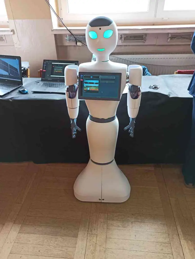 Open source humanoid robot Axion