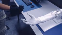 Clone Robotics Demos Startlingly Fast Robotic Hand, Touts Neural Controller