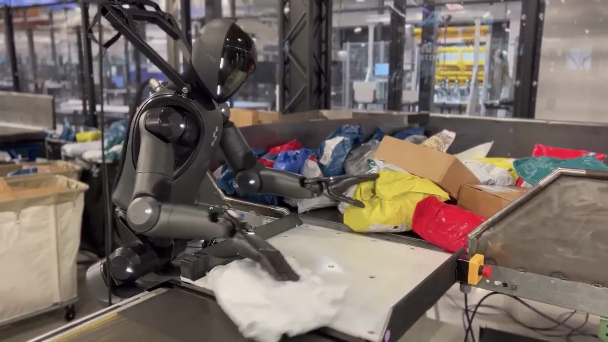 Figure 02 Humanoid Shows Off Rapid, Dexterous Package Handling in New Helix-Powered Demo
